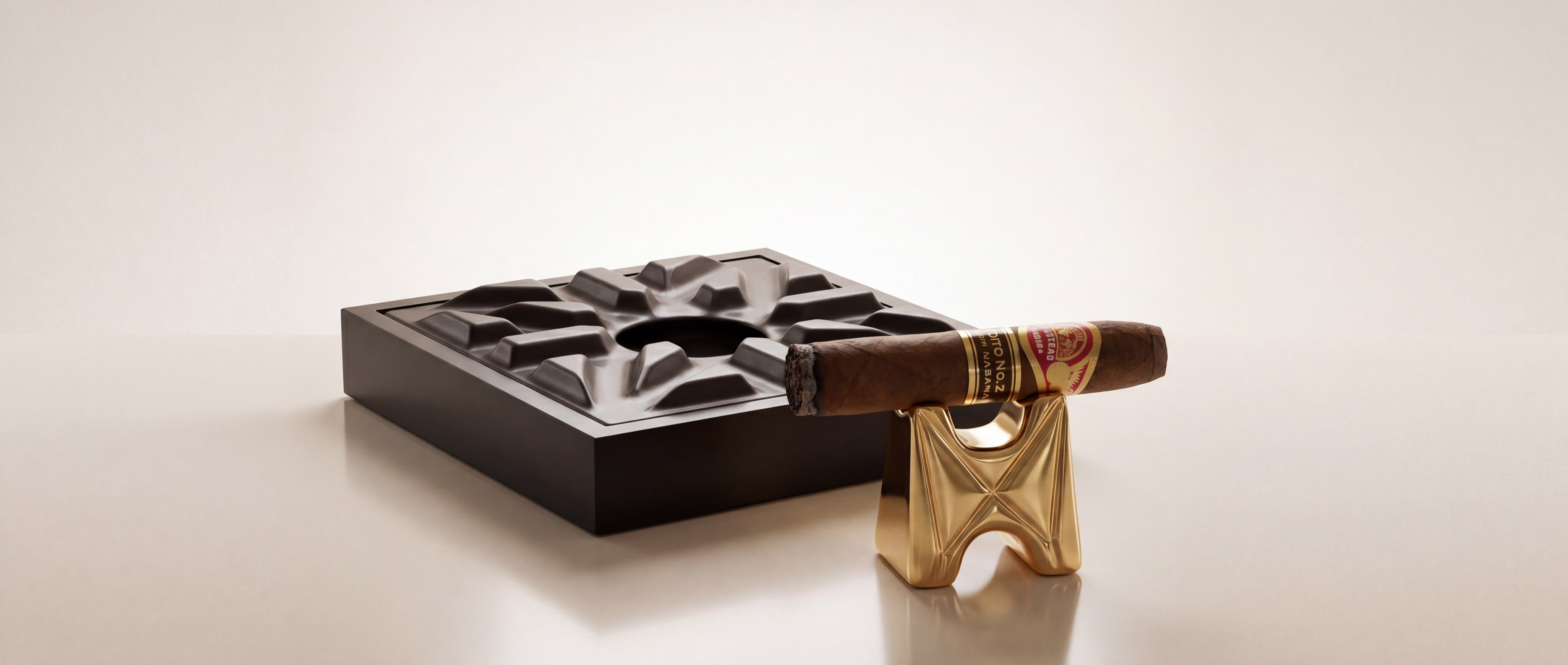 ASHTRAY.jpg