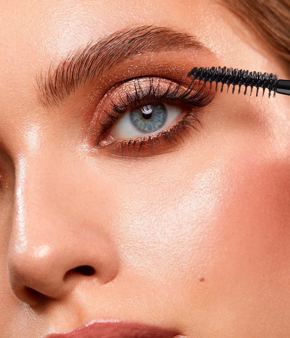 Evagarden Aquaproof Mascara, on model