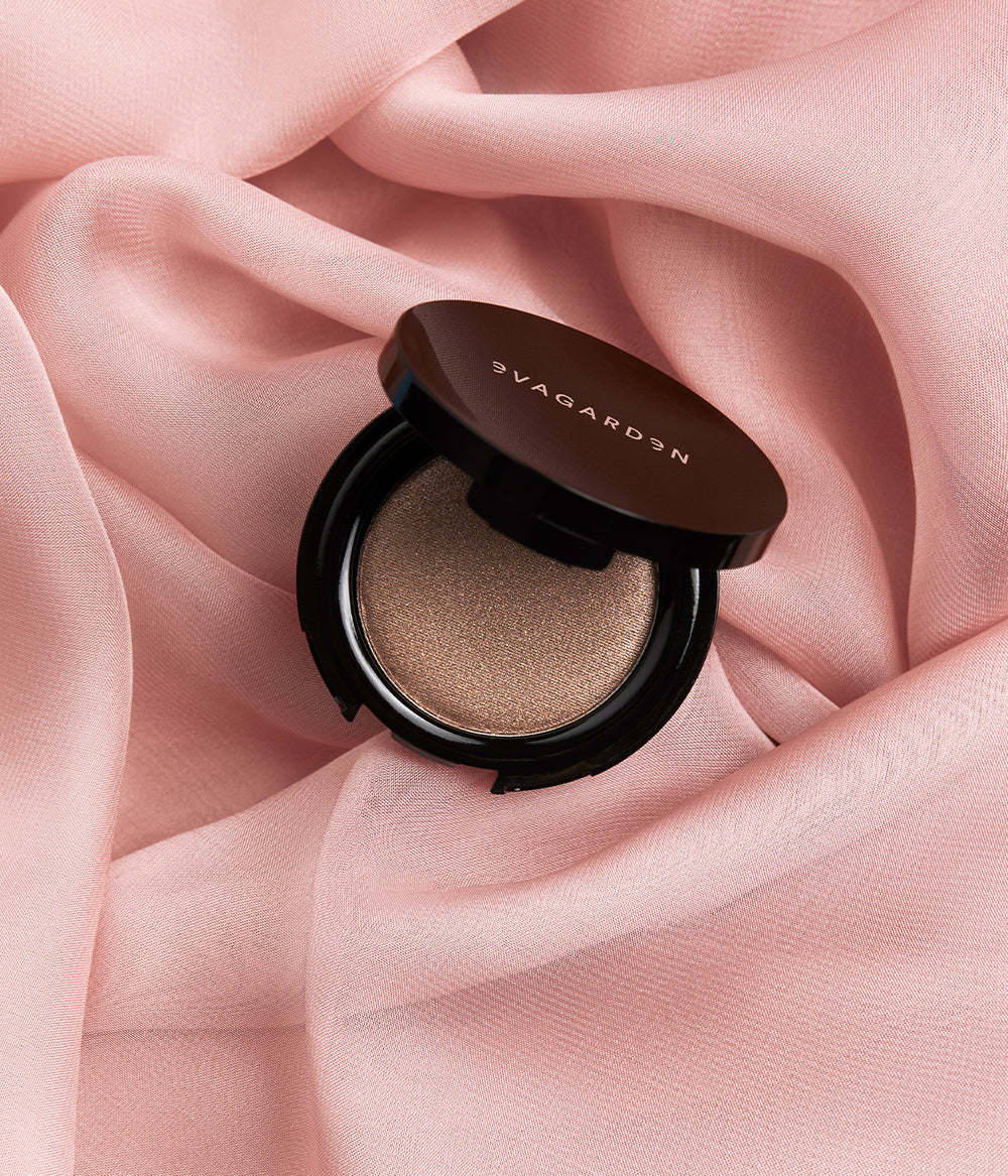 Evagarden Vibrant Eye Shadow 286 Moonlight, still life