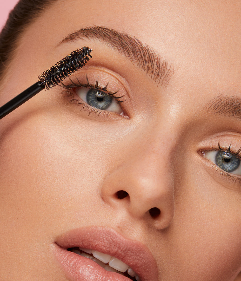 Evagarden Power Lash Serum, close-up
