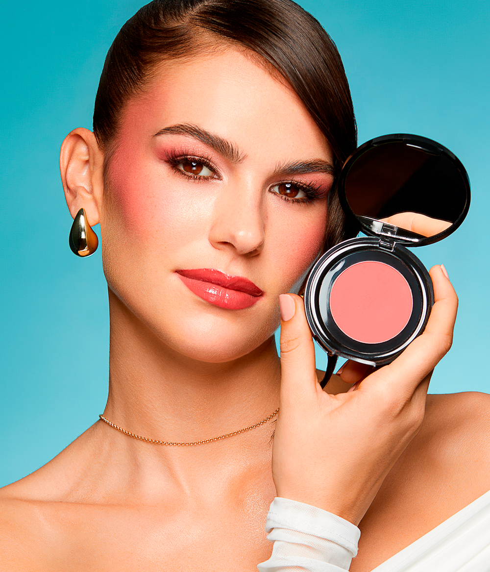 Evagarden Fusion Blush, on model