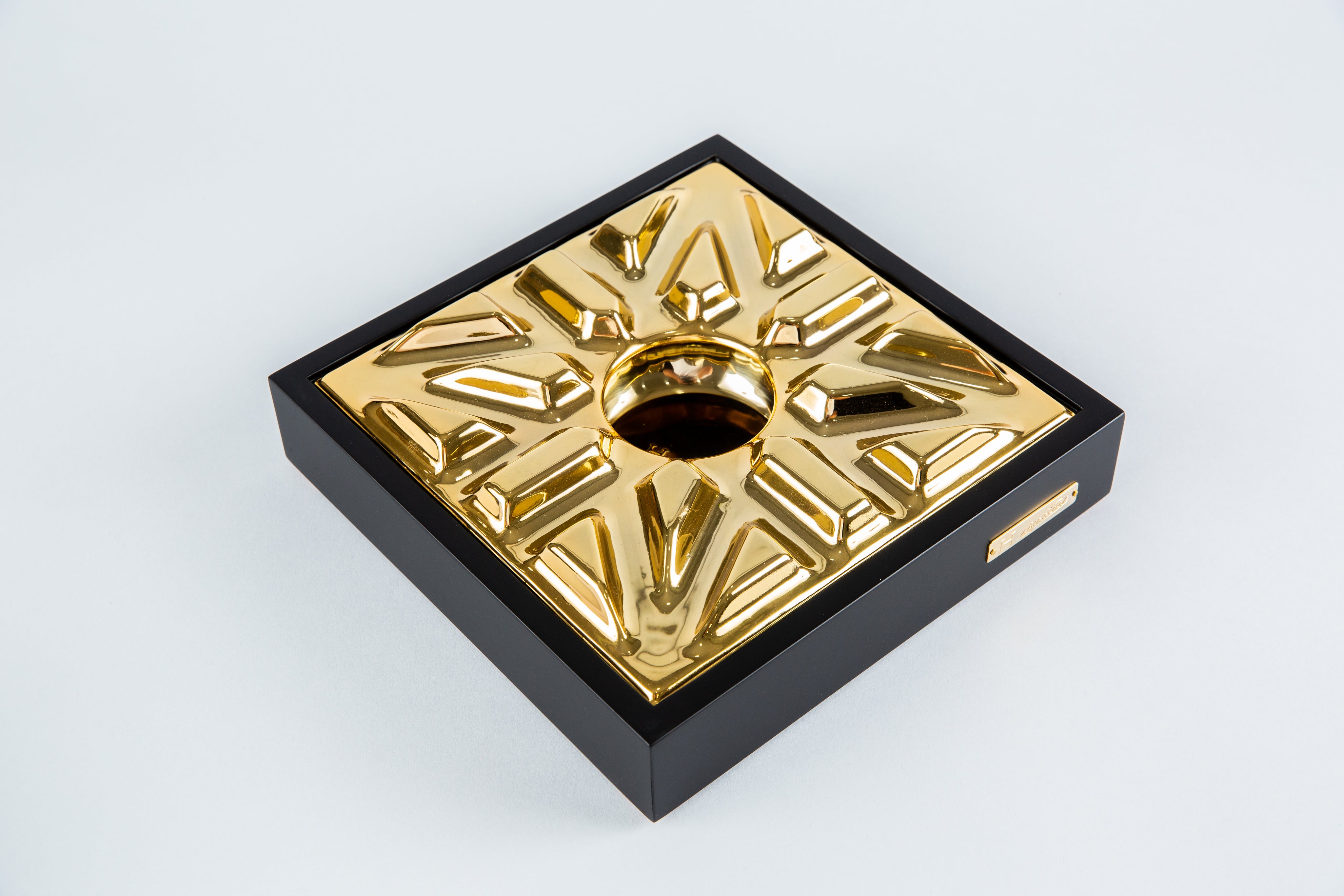 GOLDEN STAR I -ASHTRAY