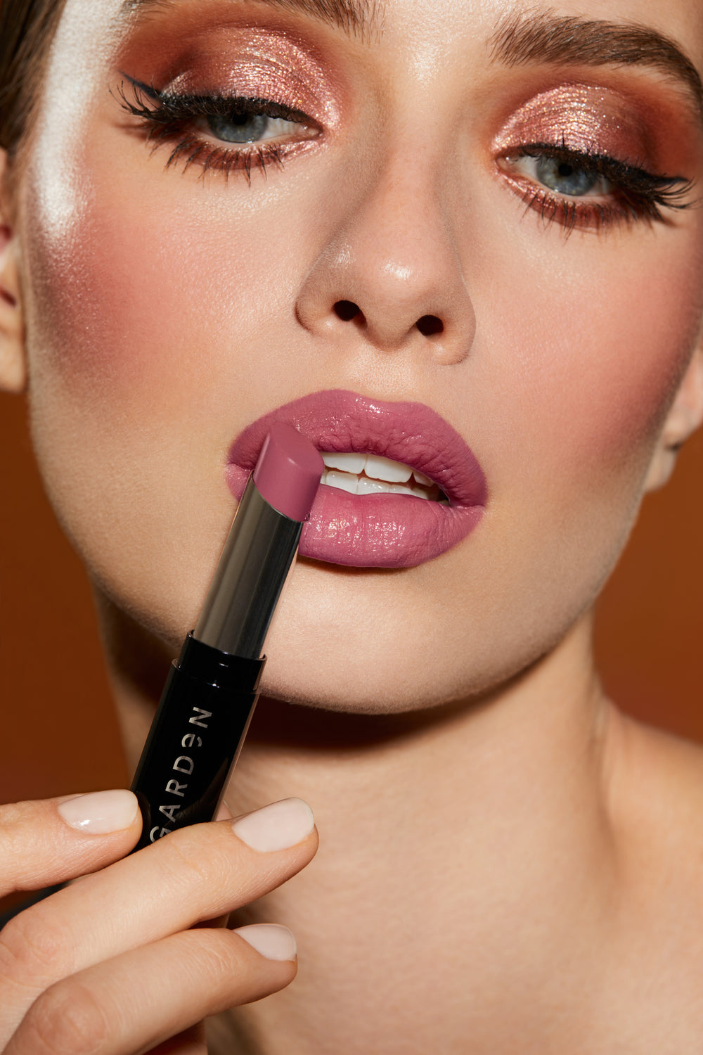 Evagarden Pleasure 3D Lipstick 502 Azalea Pink, still life