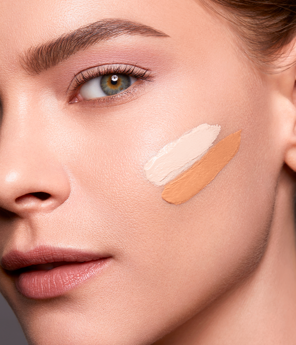 Evagarden Light Up Concealer 341 Beige, on model
