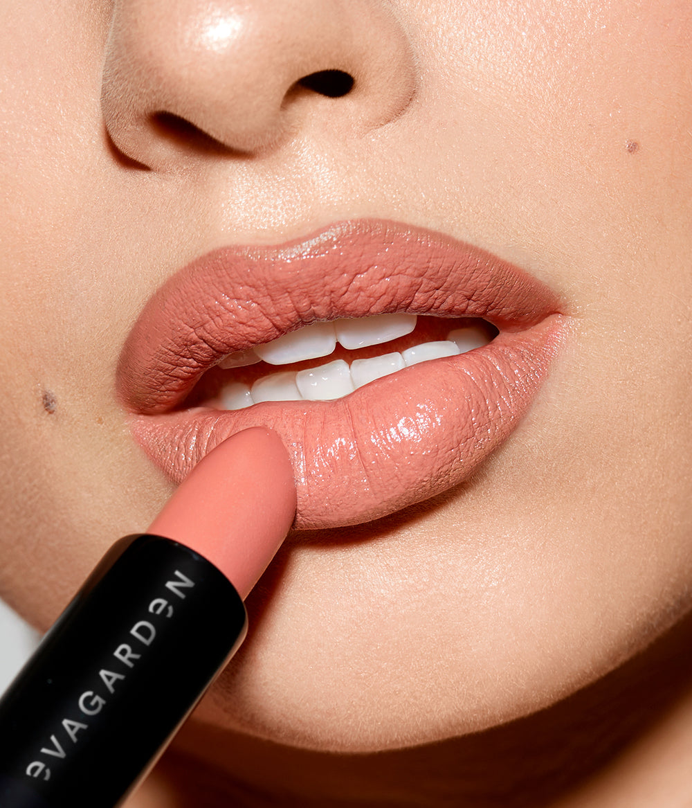 Evagarden Enjoy Lipstick 623 Spicy Pink, on model