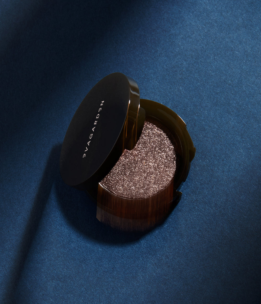 Evagarden Pearlight Eye Shadow 234 Cinder Pearl, still life