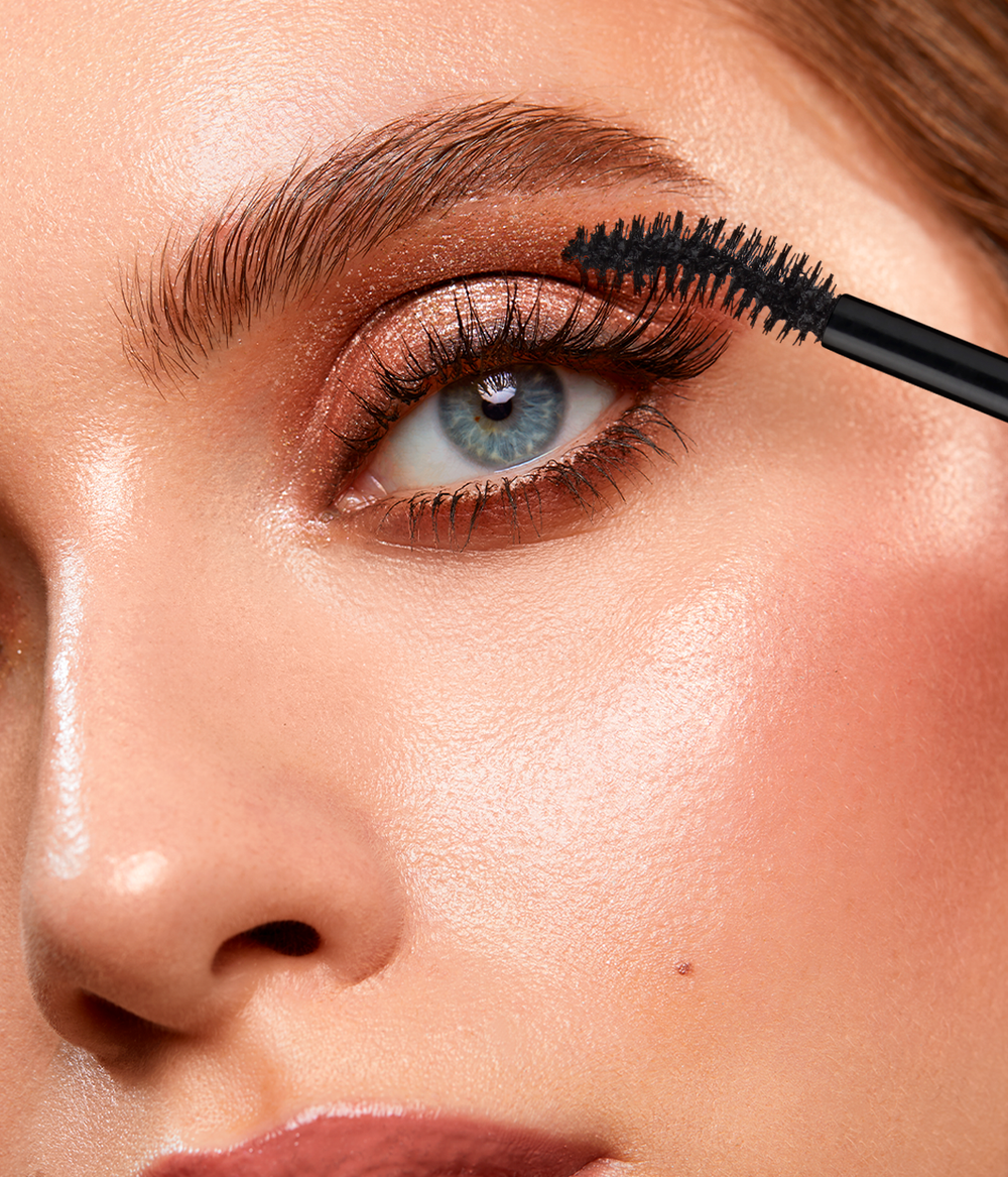 Evagarden Panorama Mascara, on model