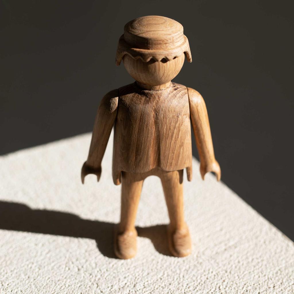 PlaymobilxManOakSmall_2.jpg