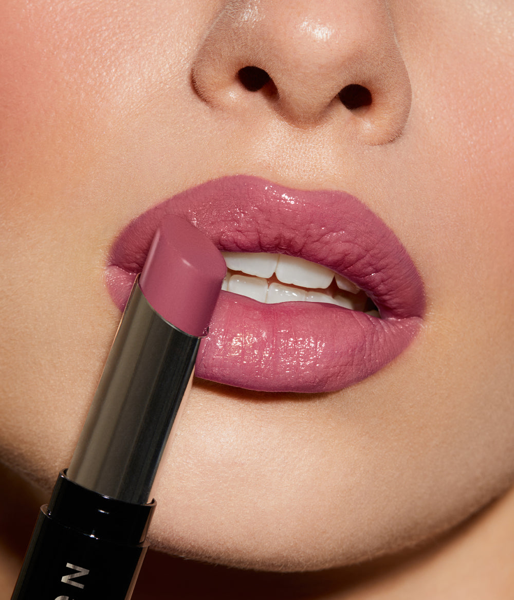 Evagarden Pleasure 3D Lipstick 502 Azalea Pink, close-up
