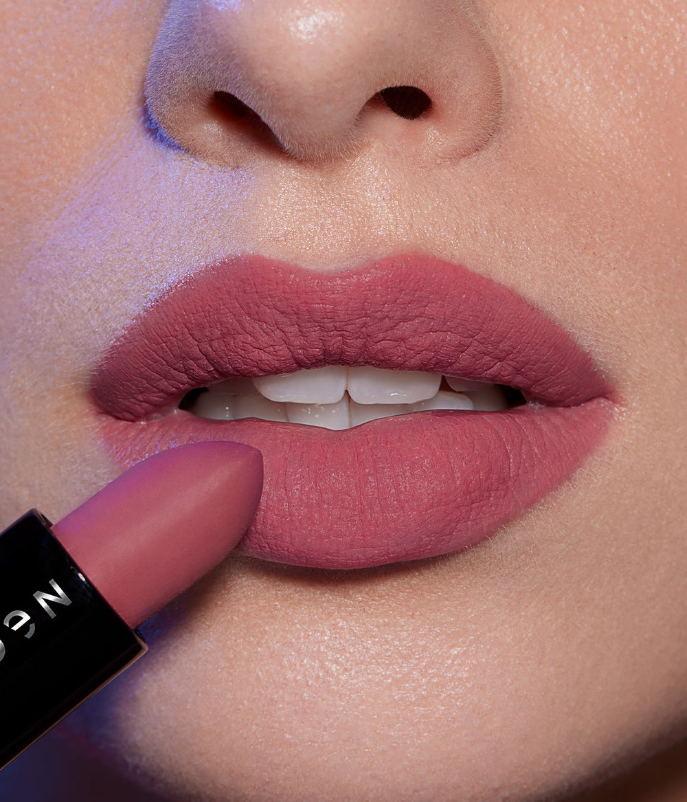 Evagarden Pure Matte Lipstick 654 Garnet Rose, close-up