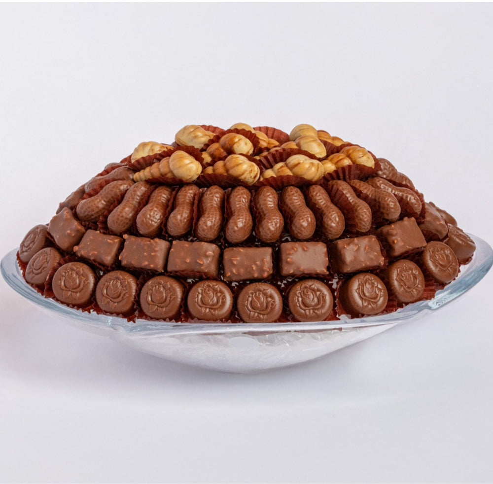 Amelia Trilobed Crystal Plate filled with Ghraoui chocolates