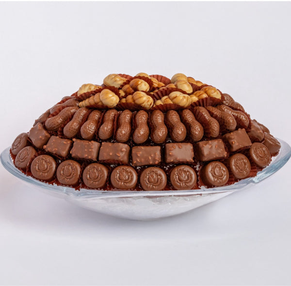 Amelia Trilobed Crystal Plate filled with Ghraoui chocolates